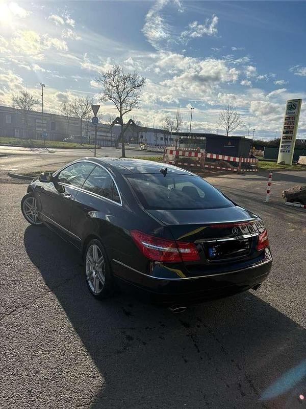 Gebraucht Mercedes E350 Elegance 231 PS (169 kW) 2008 Schwarz Limousine
