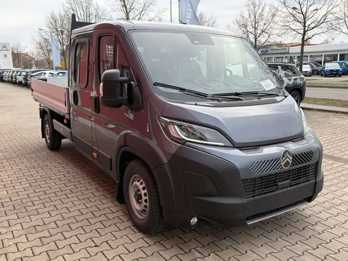 Nowe Citroën Jumper 140 KM (102 kW) 2026 Szary Minivan