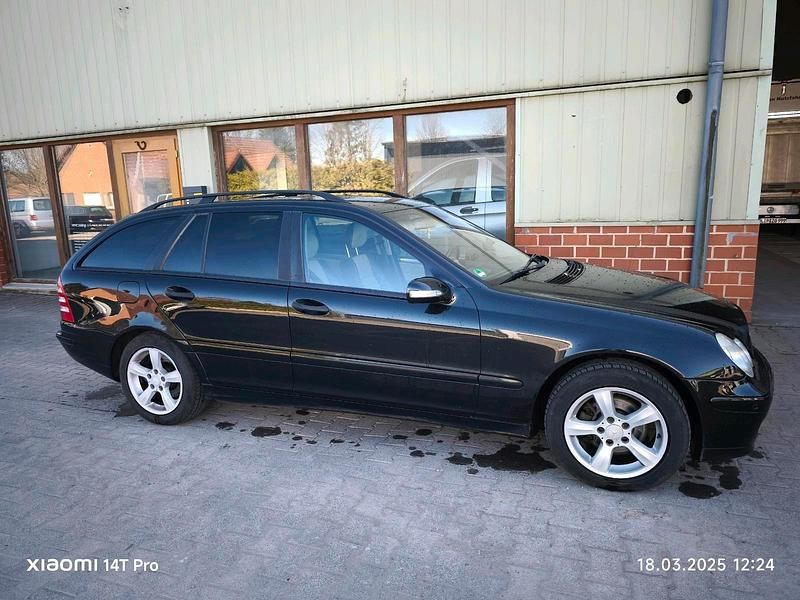 Gebraucht Mercedes C220 150 PS (110 kW) 2006 Schwarz Kombi