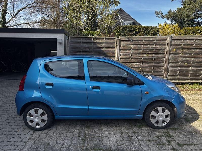 Gebraucht Suzuki Alto Club 68 PS (50 kW) 2012 Blau Kleinwagen