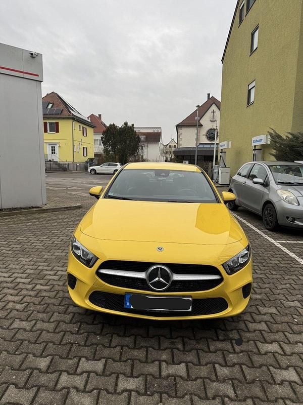 Usata Mercedes A250 218 CV (160 kW) 2020 Giallo Berlina