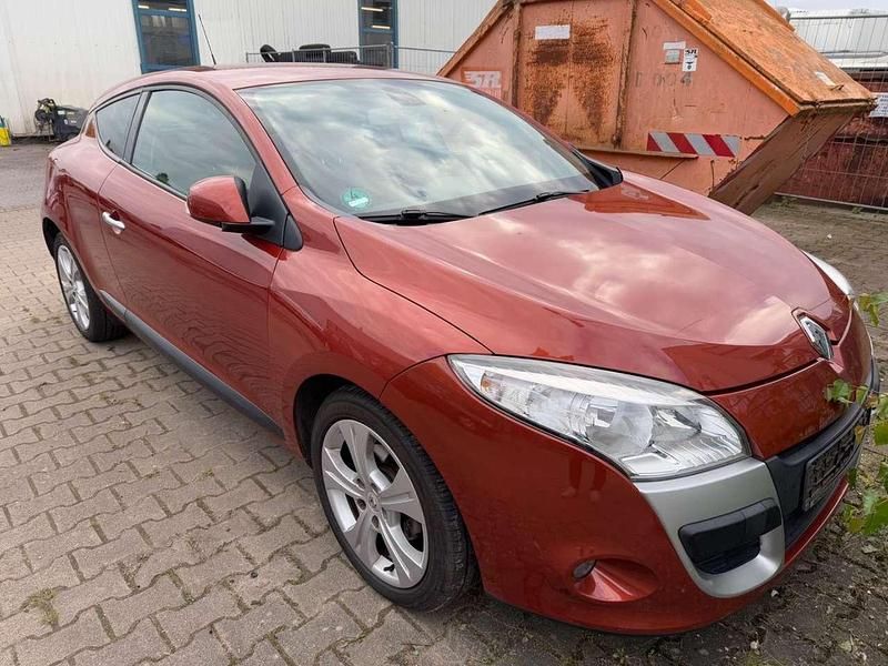 Gebraucht Renault Mégane Coupé Dynamique 110 PS (80 kW) 2009 Orange Coupé