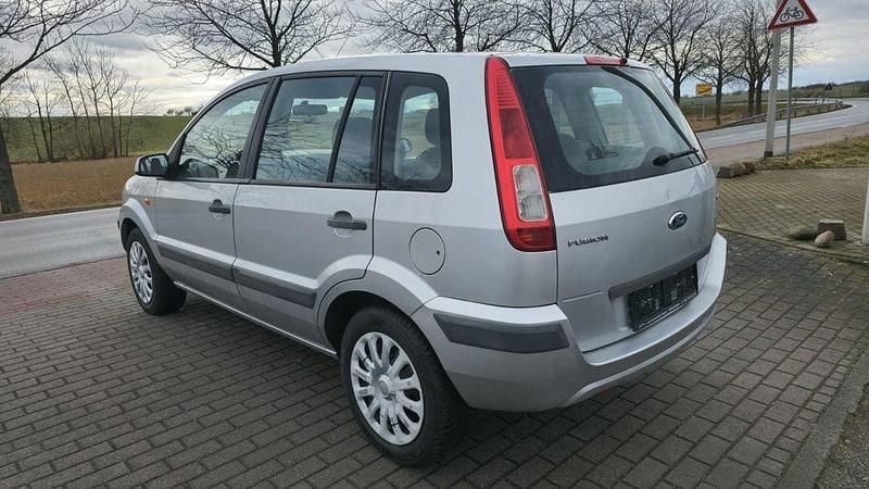 Gebraucht Ford Fusion Style 68 PS (50 kW) 2008 Silber Kleinwagen