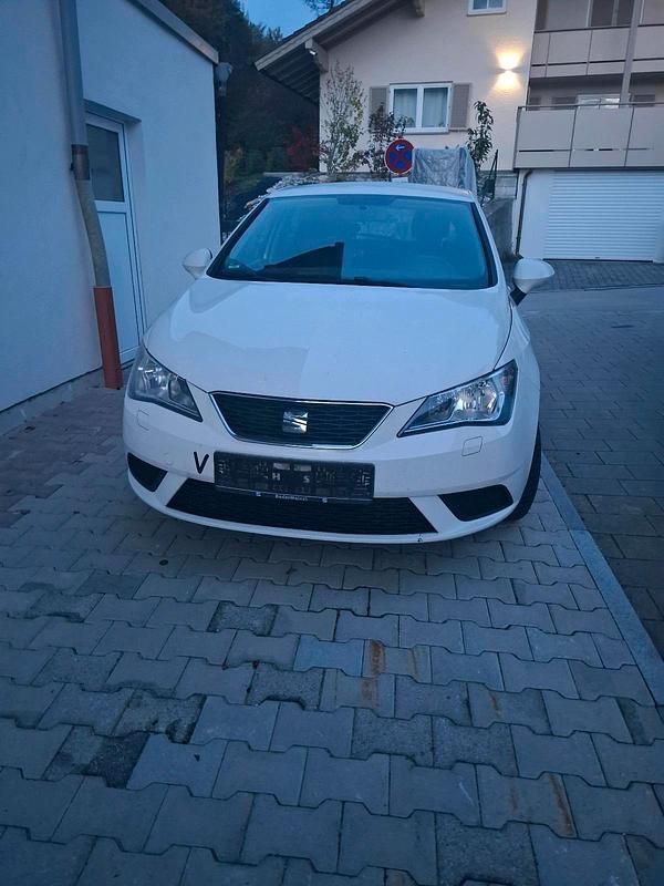 Weiß Gebraucht 2014 Seat Ibiza Kleinwagen | 7.000 € (Fairer Preis) - Bild 1/4