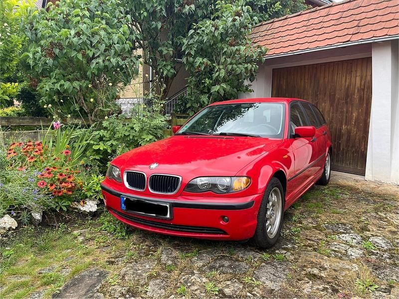Rot Gebraucht 2004 BMW 318 Kombi | 2.600 € (Fairer Preis) - Bild 1/4