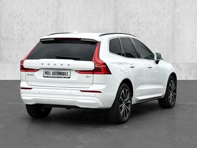Gebraucht Volvo XC60 Core 197 PS (144 kW) 2024 Crystal white (metallic) SUV