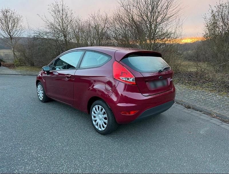 Gebraucht Ford Fiesta 82 PS (60 kW) 2010 Rot Kleinwagen
