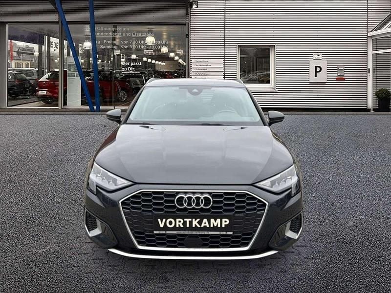 Gebraucht Audi A3 Sportback Advanced 110 PS (80 kW) 2022 Manhattangrau Kleinwagen