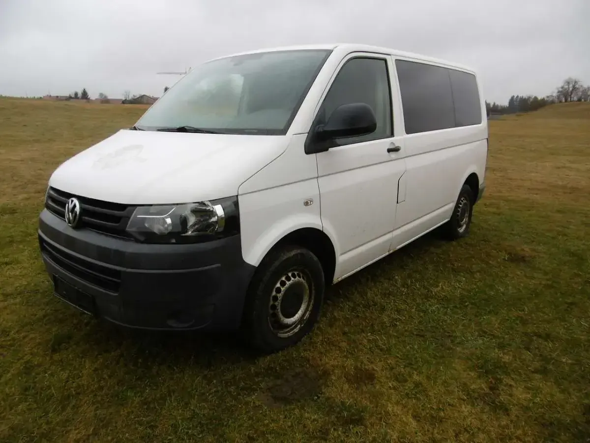 Gebraucht VW Caravelle Trendline 140 PS (102 kW) 2012 Weiß Van