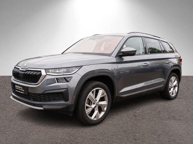 Graphitegrau metallic Gebraucht 2022 Skoda Kodiaq Clever SUV | 31.960 € (Guter Preis) - Bild 1/4