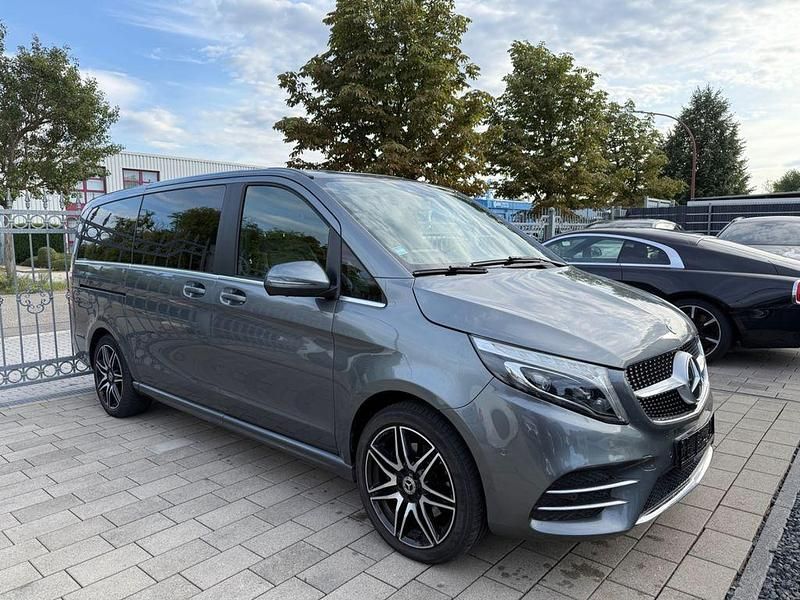 Grau Gebraucht 2021 Mercedes V300 Avantgarde Van / Kleinbus | 51.245 € (Teuer) - Bild 1/4