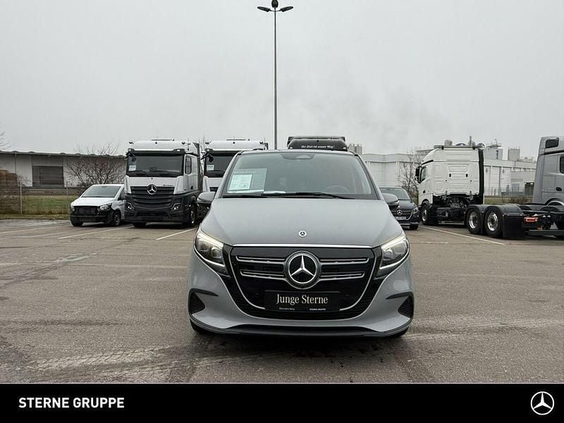 Alpingrau Gebraucht 2024 Mercedes EQV300 Van / Kleinbus | 50.850 € (Fairer Preis) - Bild 1/4