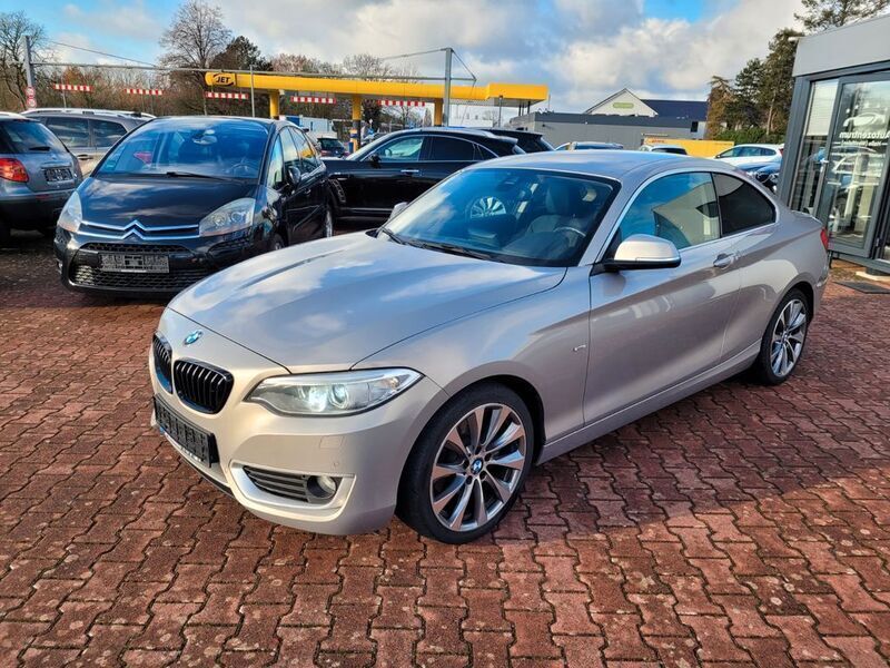 Silber Gebraucht 2014 BMW 225 Comfort Edition Coupé | 13.400 € (Fairer Preis) - Bild 1/4