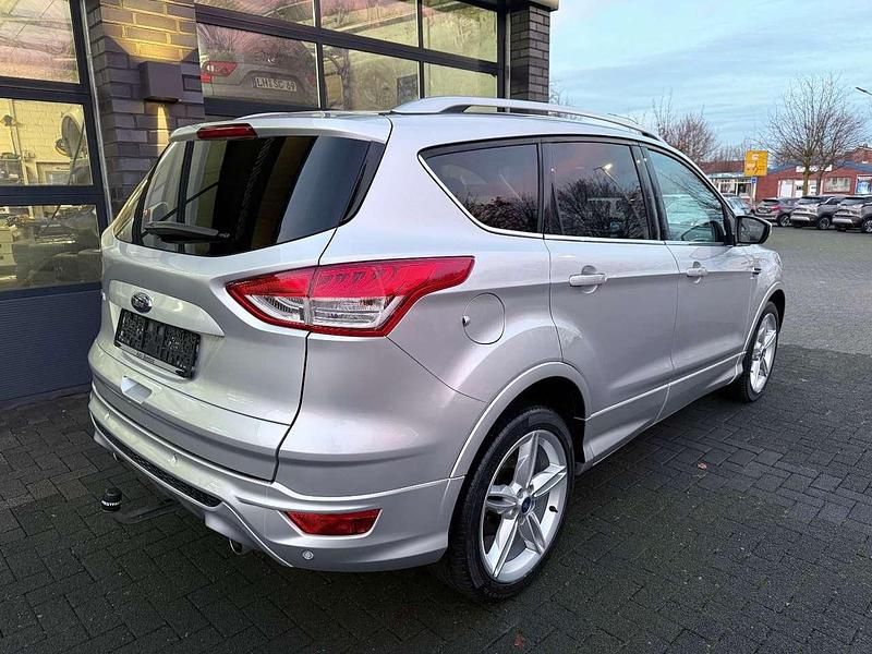 Gebraucht Ford Kuga Individual 179 PS (131 kW) 2016 Silber SUV
