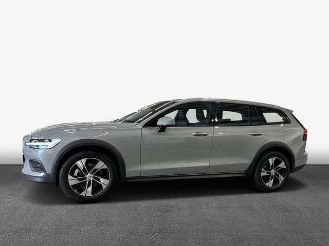Gebraucht Volvo V60 CC 145 PS (106 kW) 2024 Kombi