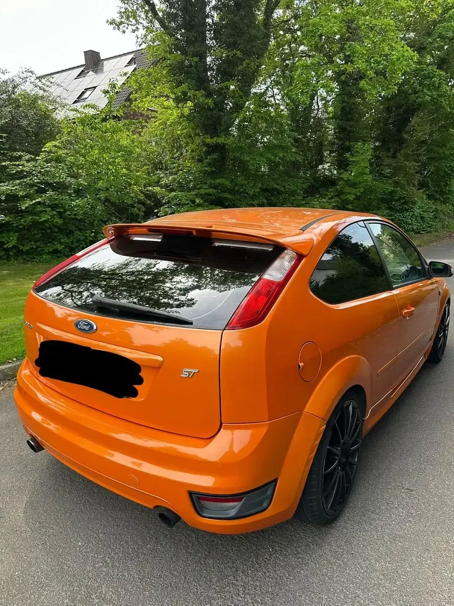 Used Ford Focus ST 225 HP (165 kW) 2007 Orange Coupe