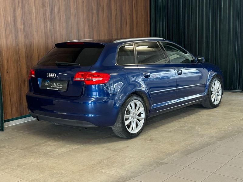 Gebraucht Audi A3 Ambition 105 PS (77 kW) 2013 Blau Limousine