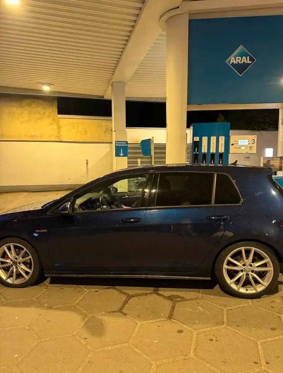 Gebraucht VW Golf VII GTI 230 PS (169 kW) 2017 Blau Limousine