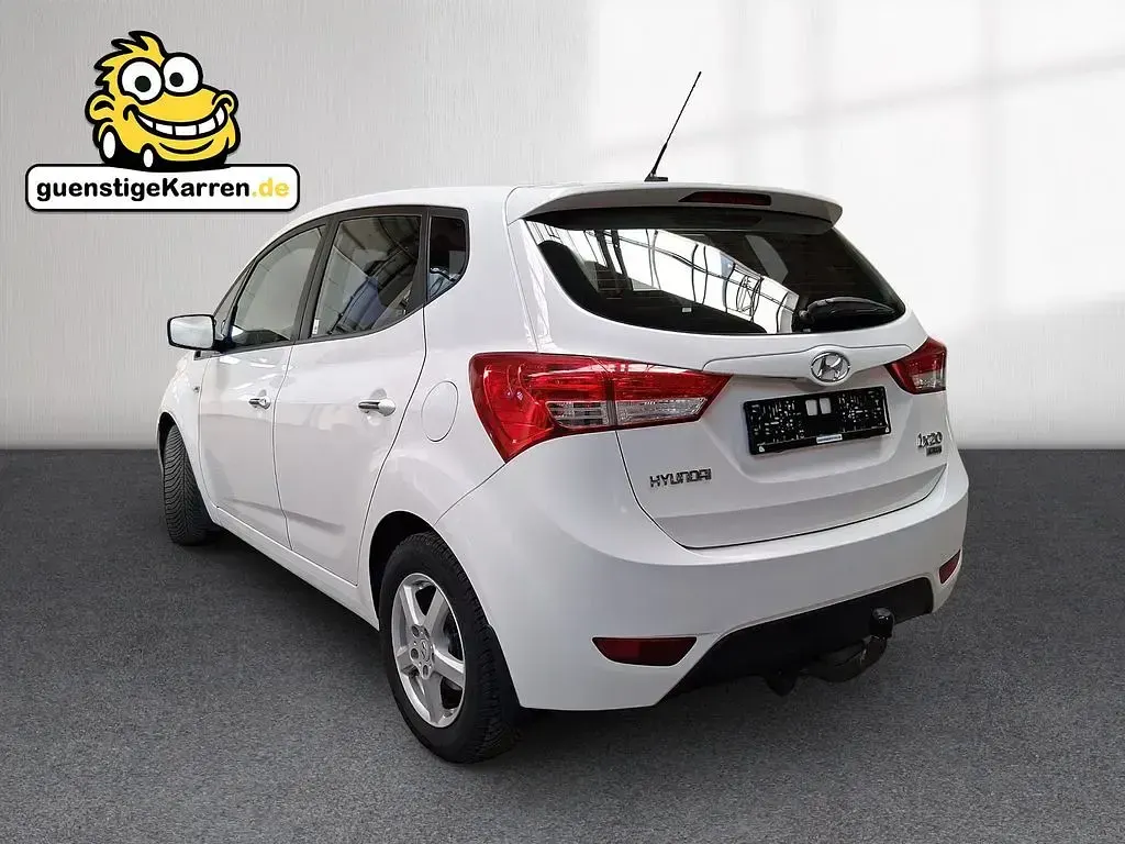 Gebraucht Hyundai ix20 90 PS (66 kW) 2013 Weiß Kleinwagen