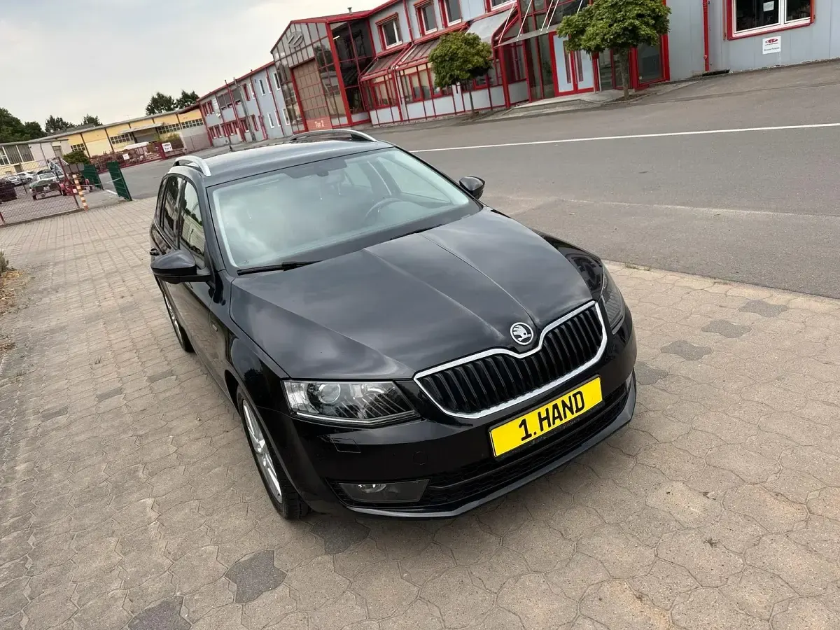 Gebraucht Skoda Octavia Ambition 110 PS (80 kW) 2016 Schwarz Kombi