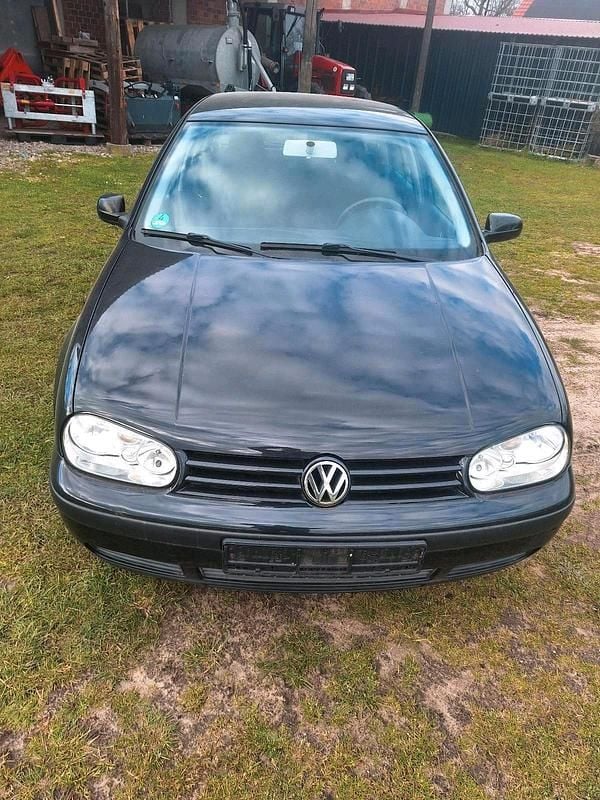 Gebraucht VW Golf IV 75 PS (55 kW) 2002 Schwarz Kleinwagen