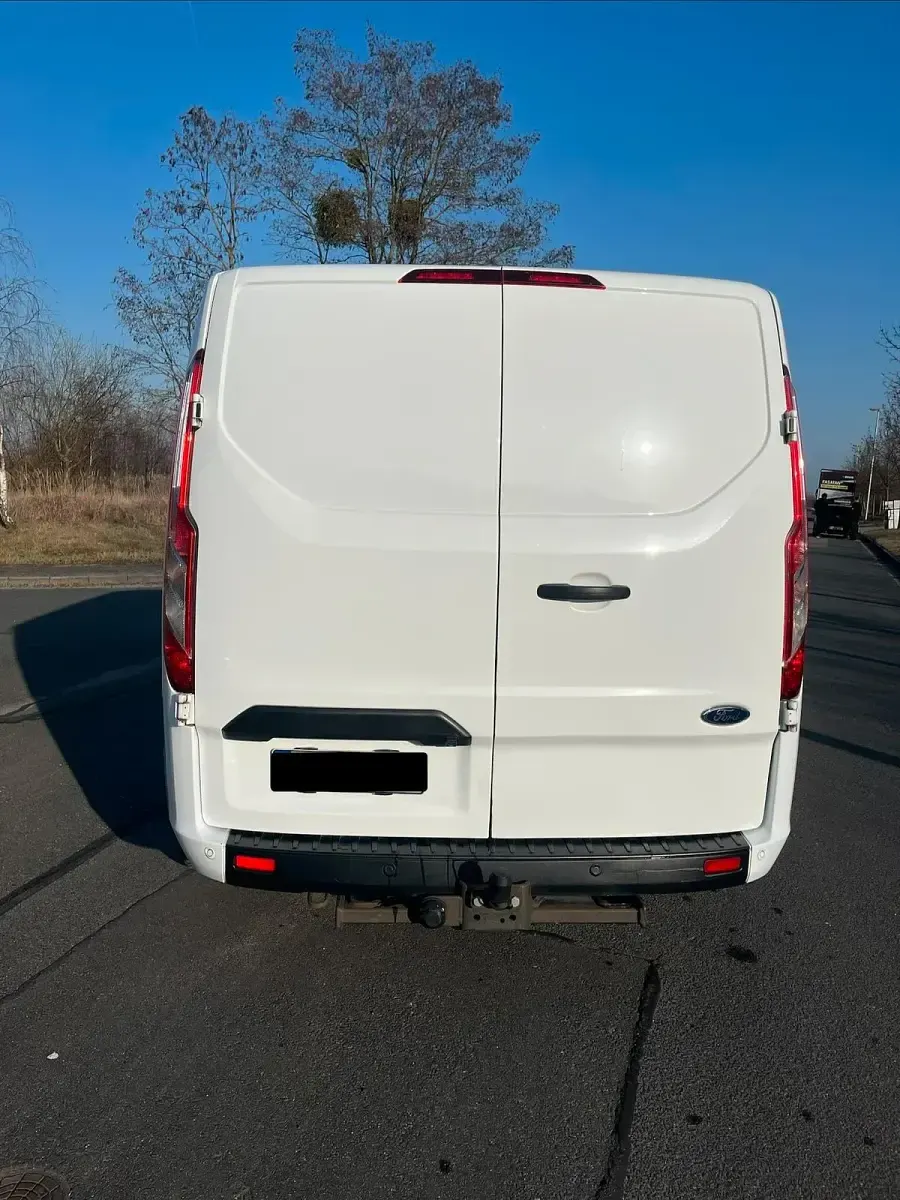 Gebraucht Ford Transit Custom 131 PS (96 kW) 2020 Weiß Van / Kleinbus
