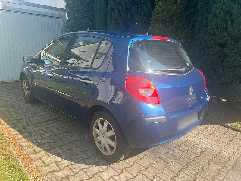 Gebraucht Renault Clio II Dynamique 101 PS (74 kW) 2007 Blau Kleinwagen