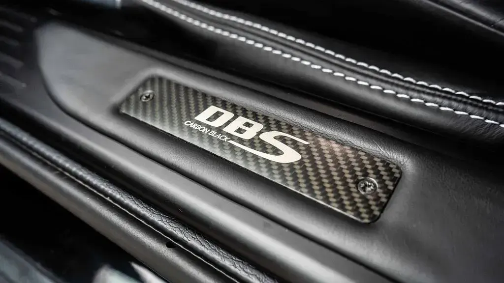 Gebraucht Aston Martin DBS 517 PS (380 kW) 2011 Schwarz Coupé