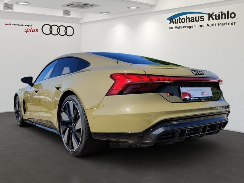 Second-hand Audi e-tron GT quattro Ambiente 439 kW (598 CP) 2022 Verde Berlinǎ
