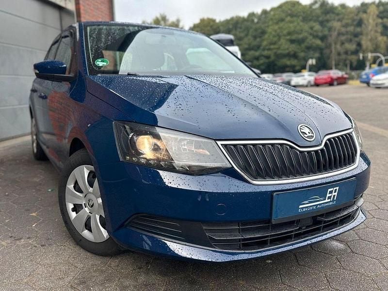 Blau Gebraucht 2015 Skoda Fabia Ambition Limousine | 6.790 € (Guter Preis) - Bild 1/4