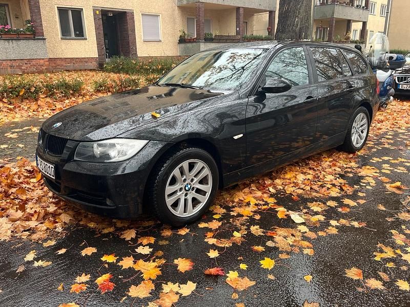 Schwarz Gebraucht 2008 BMW 320 Kombi | 3.800 € (Superpreis) - Bild 1/4