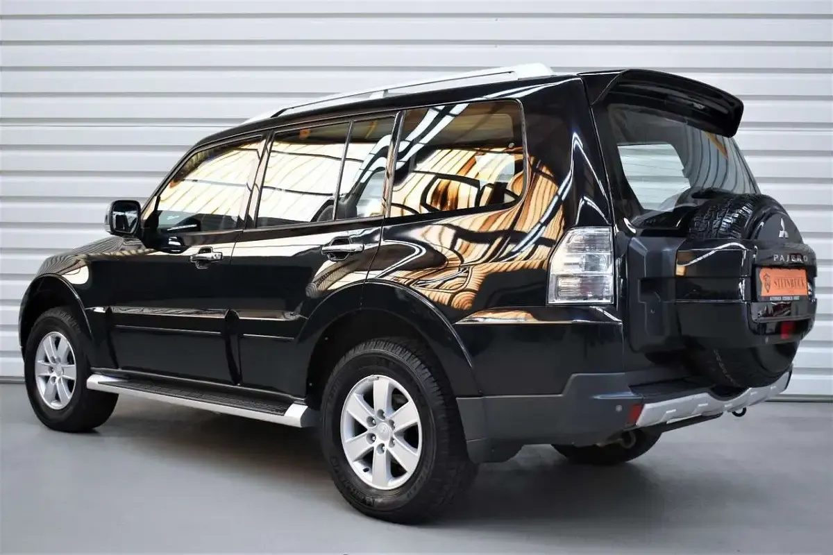 Gebraucht Mitsubishi Pajero Instyle 250 PS (183 kW) 2008 Schwarz SUV