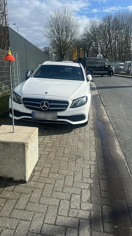 Gebraucht Mercedes 220 194 PS (142 kW) 2018 Weiß Kombi