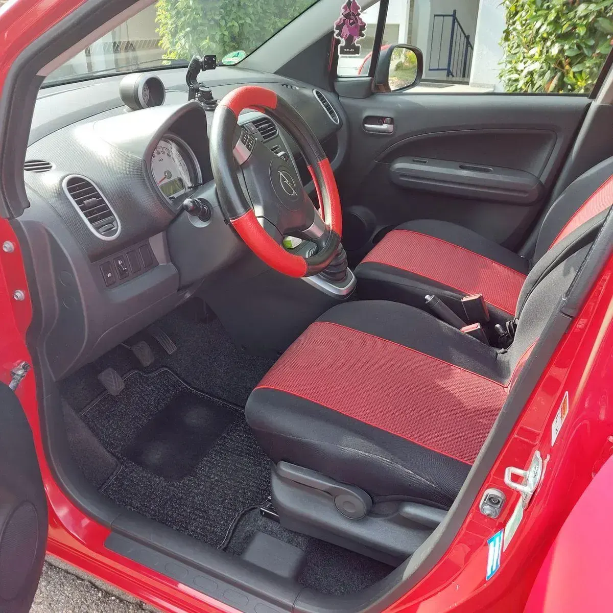 Gebraucht Opel Agila Edition 94 PS (69 kW) 2012 Rot Kleinwagen