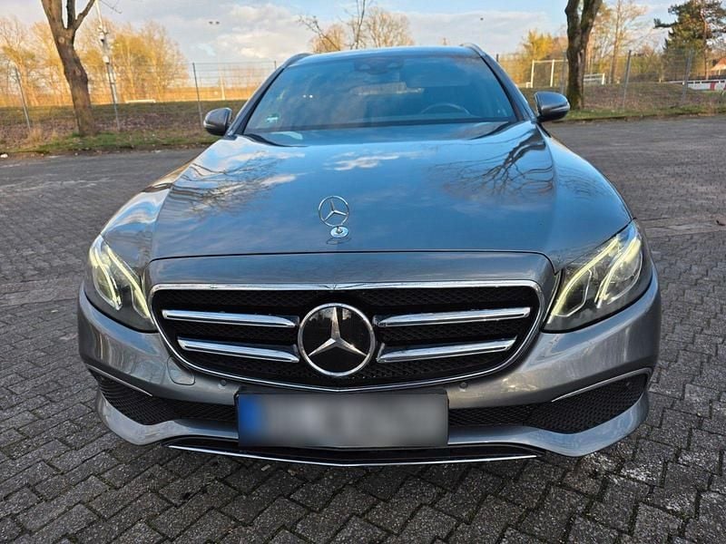 Gebraucht Mercedes E300 245 PS (180 kW) 2019 Grau Kombi