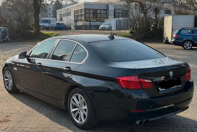 Gebraucht BMW 530 245 PS (180 kW) 2011 Schwarz Limousine