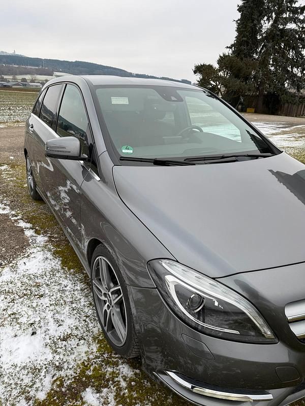 Gebraucht Mercedes 200 140 PS (102 kW) 2012 Grau Limousine