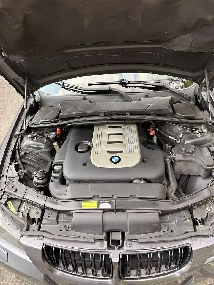 Gebraucht BMW 330 231 PS (169 kW) 2005 Grau Limousine