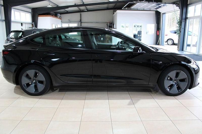 Gebraucht Tesla Model 3 RWD 239 kW (325 PS) 2021 Schwarz Limousine