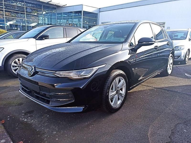 Schwarz Gebraucht 2025 VW Golf VIII Life Limousine | 26.625 € (Fairer Preis) - Bild 1/4