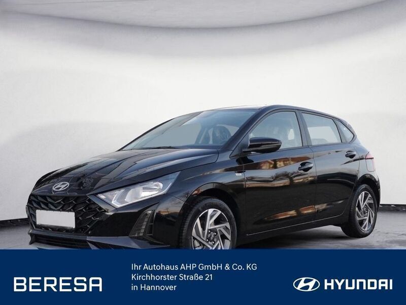 Schwarz Gebraucht 2024 Hyundai i20 Trend Limousine | 18.890 € (Fairer Preis) - Bild 1/4