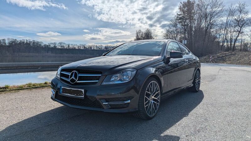 Schwarz Gebraucht 2015 Mercedes C350 Sport Coupé | 15.499 € (Superpreis) - Bild 1/4