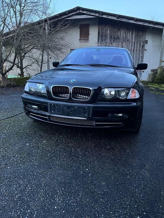 Gebraucht BMW 325 Performance 190 PS (139 kW) 2001 Schwarz Limousine