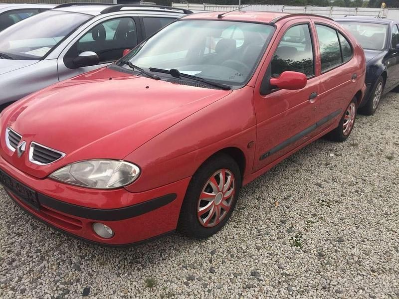 Rot Gebraucht 2000 Renault Mégane Limousine | 400 € (Guter Preis) - Bild 1/2