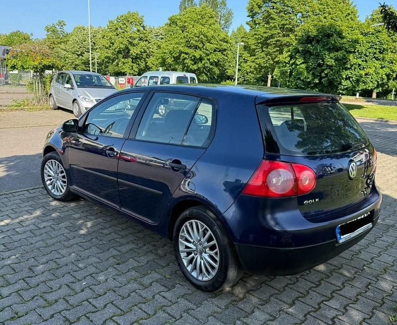 Blau Gebraucht 2005 VW Golf V Limousine | 3.250 € (Etwas zu teuer) - Bild 1/4