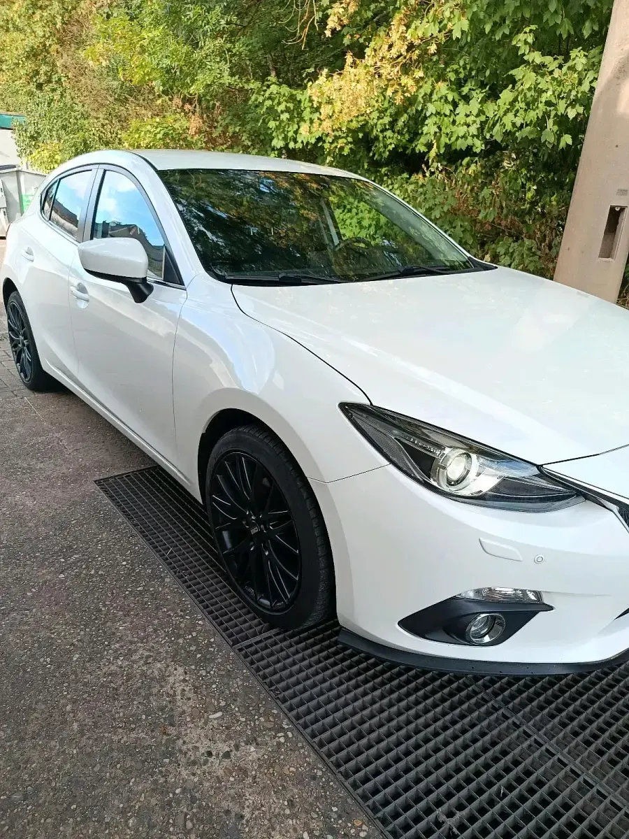 Gebraucht Mazda 3 150 PS (110 kW) 2016 Weiß Limousine