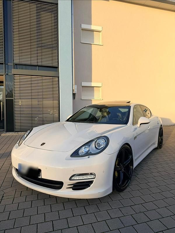 Gebraucht Porsche Panamera 250 PS (183 kW) 2011 Weiß Kleinwagen
