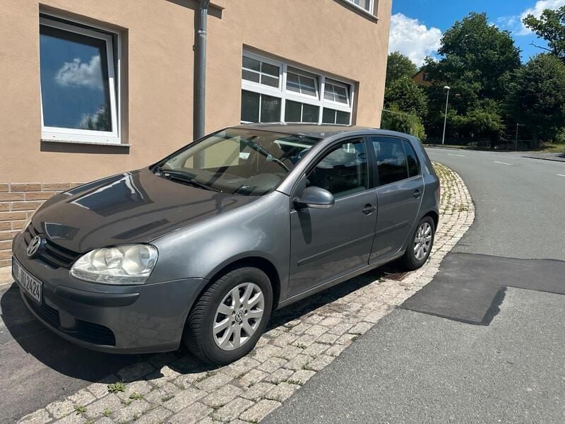 Grau Gebraucht 2006 VW Golf V Limousine | 1.800 € (Fairer Preis) - Bild 1/4