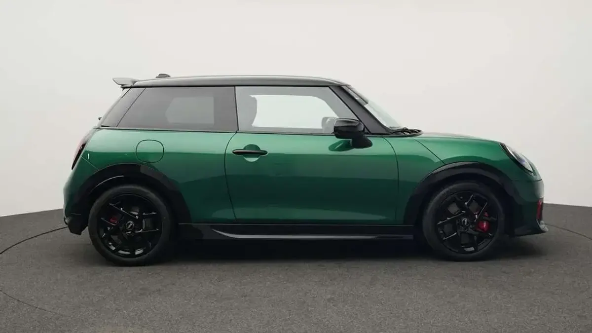 Gebraucht Mini John Cooper Works 231 PS (169 kW) 2025 Grün Kleinwagen