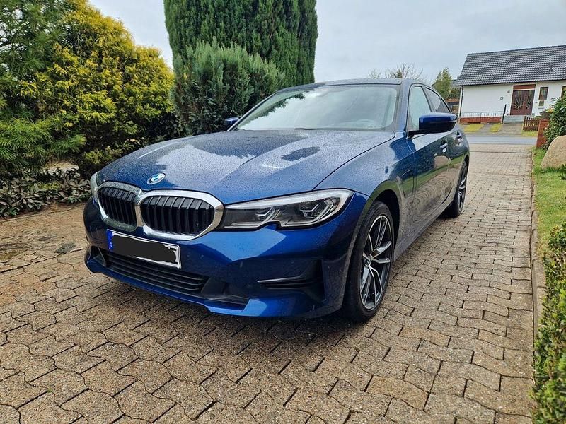 Gebraucht BMW 330e 292 PS (214 kW) 2019 Blau Limousine